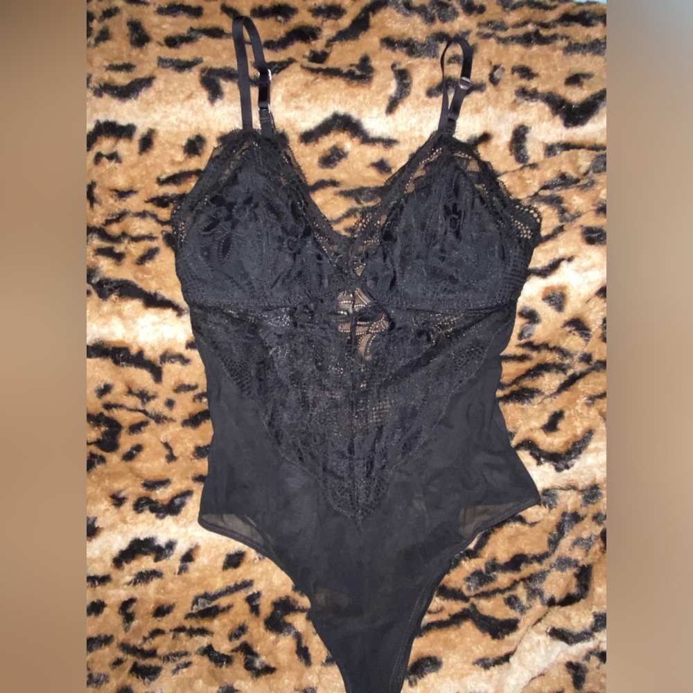 Gilly Hicks Black Lace/Mesh Bodysuit - Large